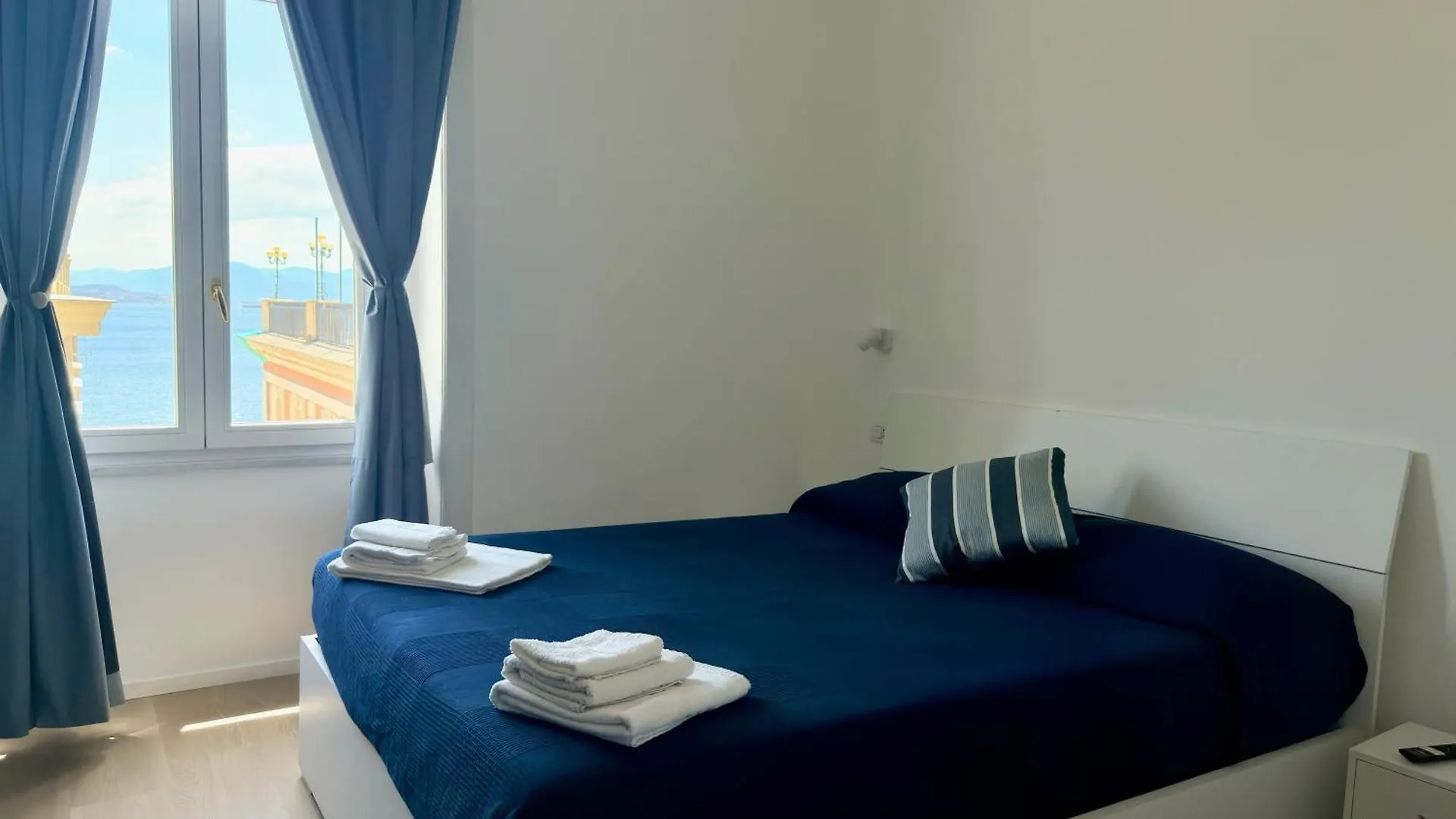 Izz Home Naples 0*,  Italy